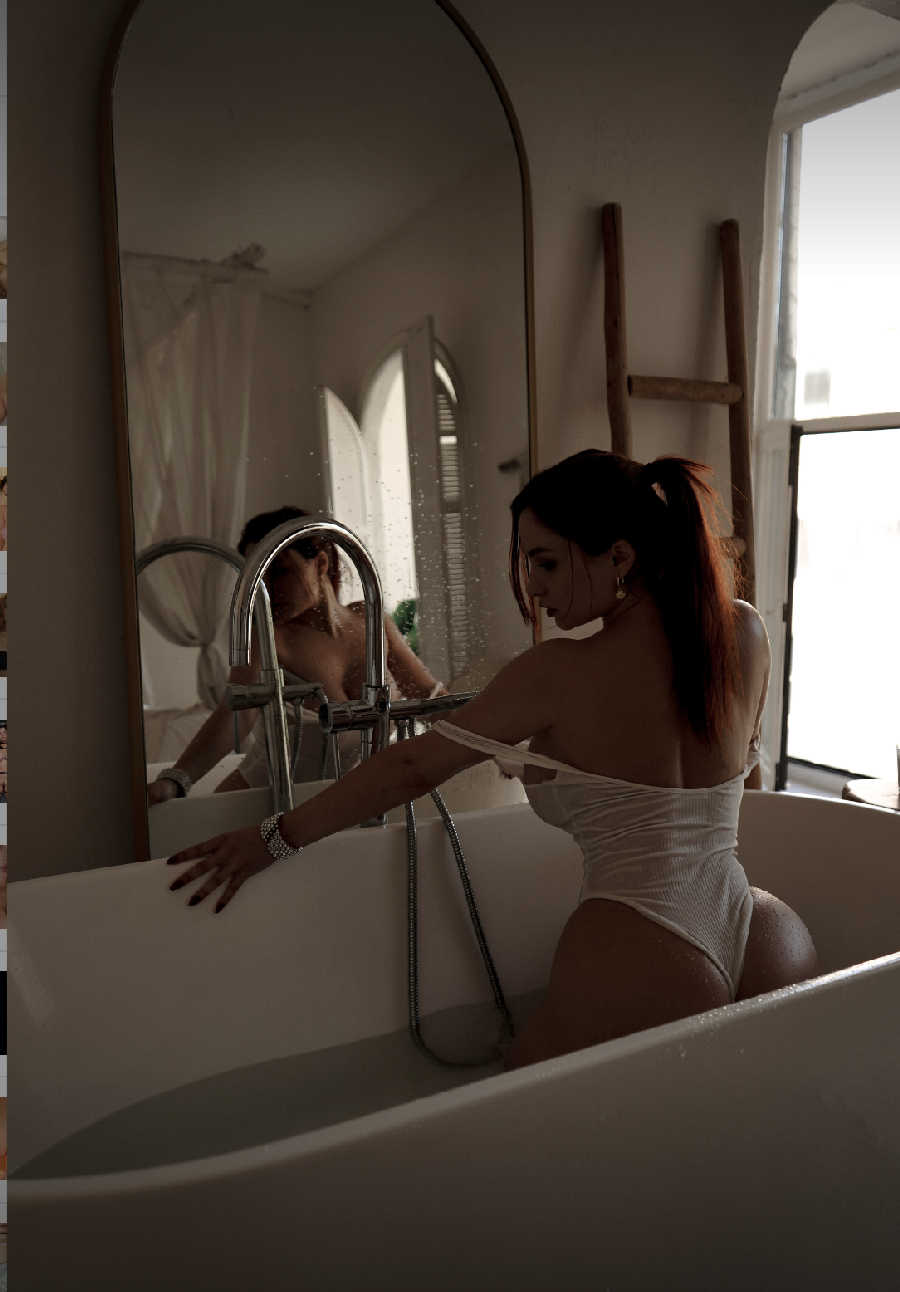 A playful frame from Miranda Faith nude — online in Santo Domingo