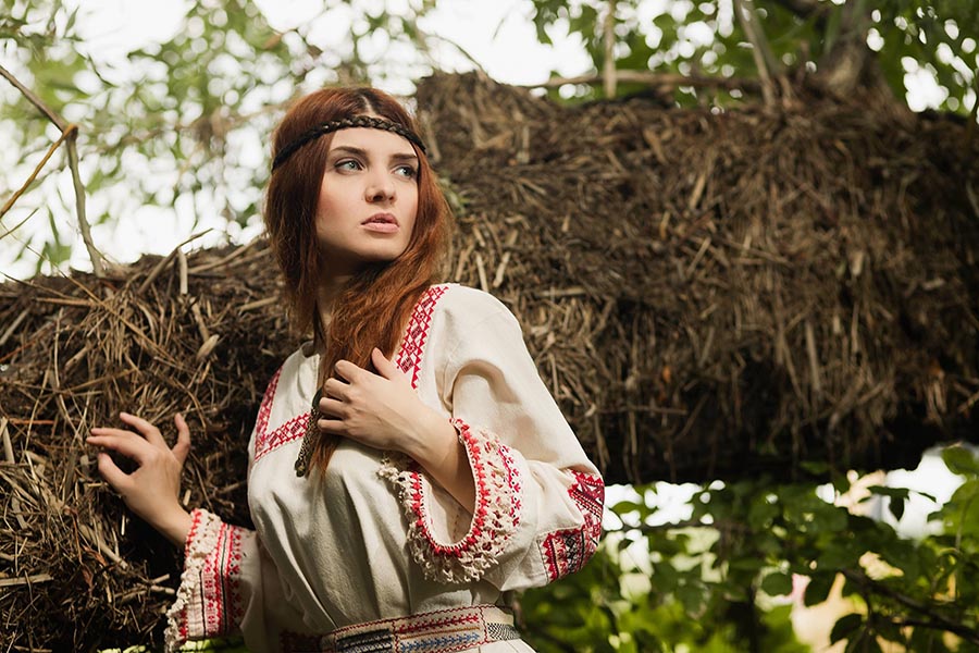 Women in Slavic costumes in Santo Domingo